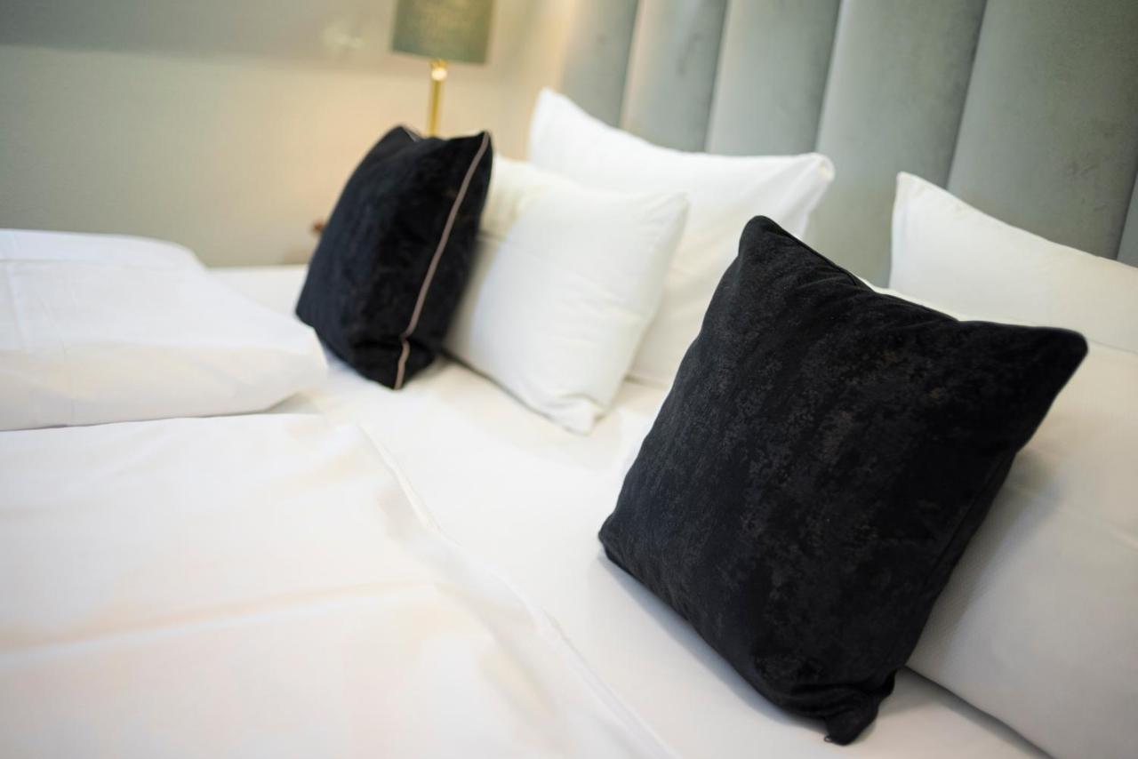 Bernstein Schlosshotel บัลเลนชเตดท์ ภายนอก รูปภาพ