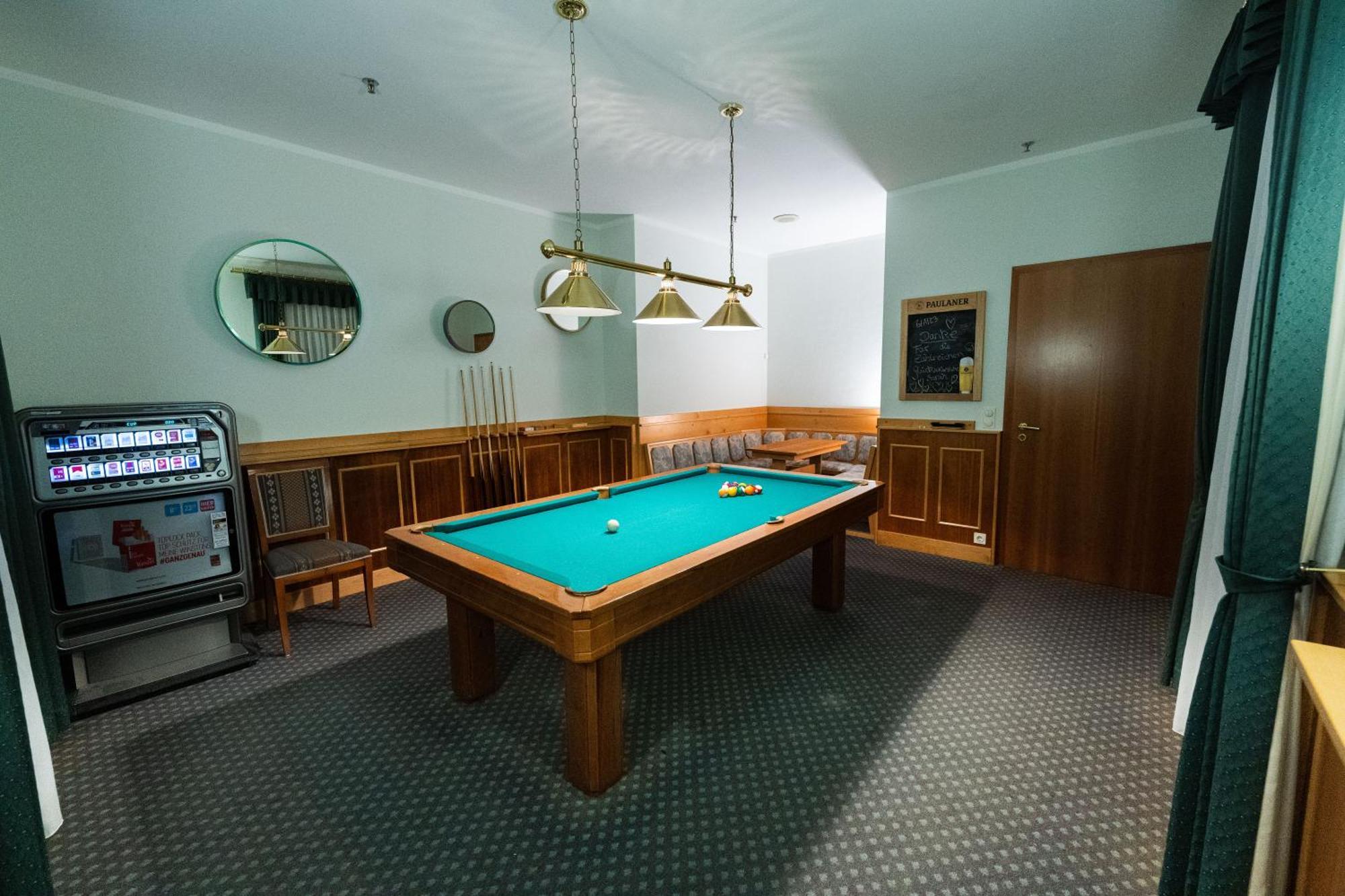 Bernstein Schlosshotel บัลเลนชเตดท์ ภายนอก รูปภาพ